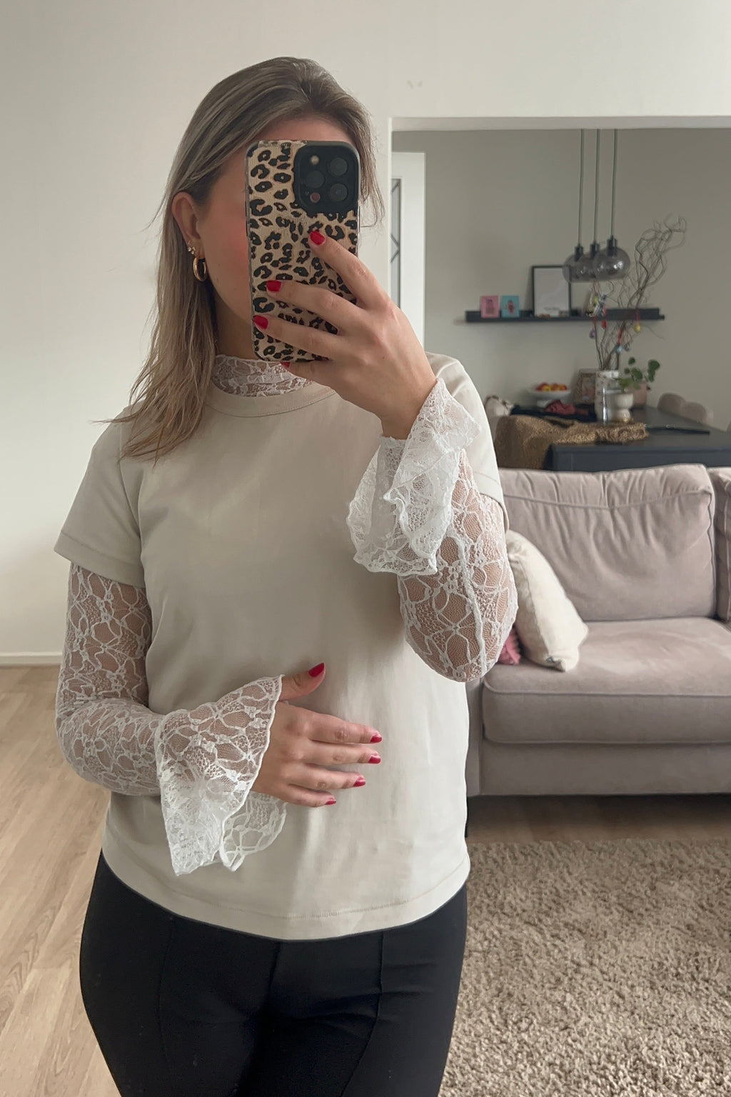Flared lace top - White