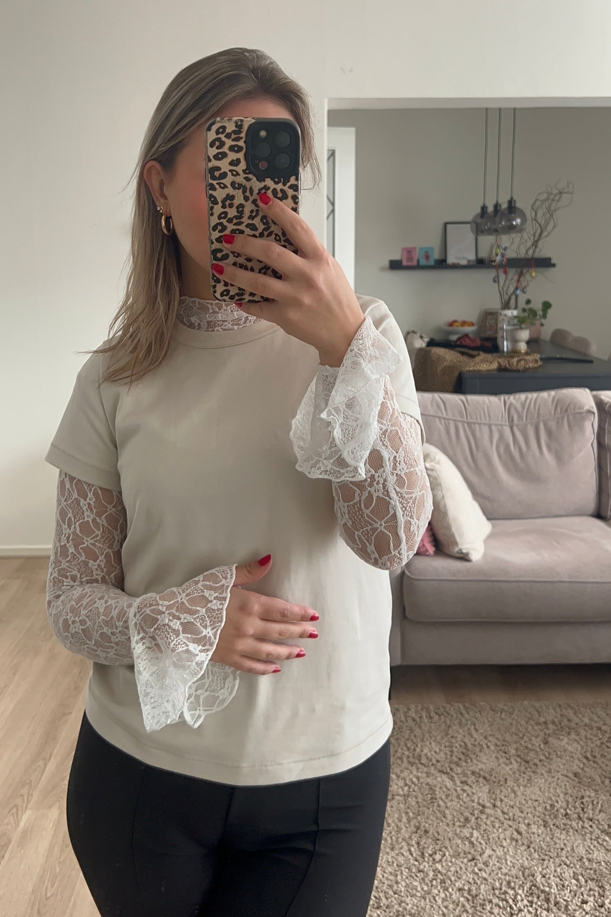 Flared lace top - White